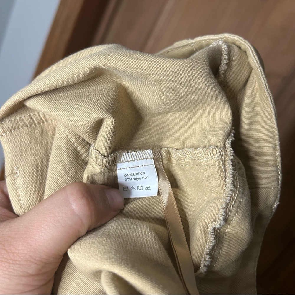 Women’s Tan Cargo Pants - Picture 7 of 8